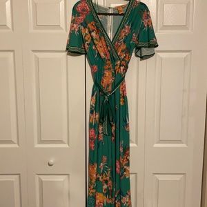 Flowy, green jumpsuit